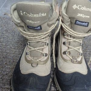 Women's Columbia Hiking Outdoor Boots Size 6